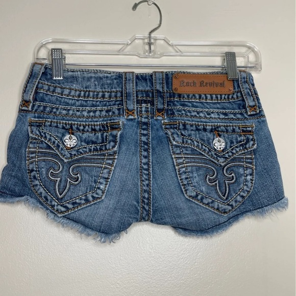 Rock Revival Jen Shorts - Picture 4 of 6
